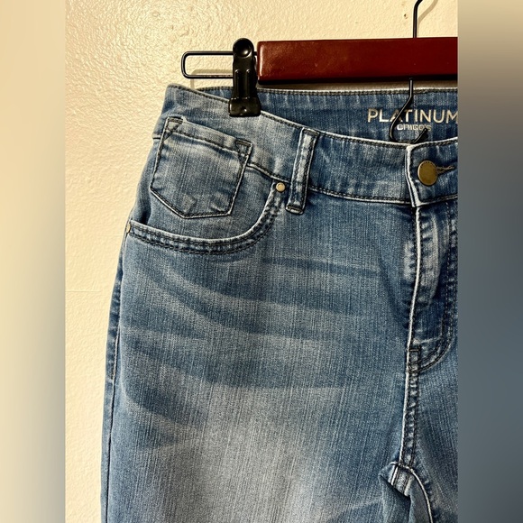 Chico's Platinum Light Wash Ankle Jeans - Size 00 (29") - Picture 7 of 10